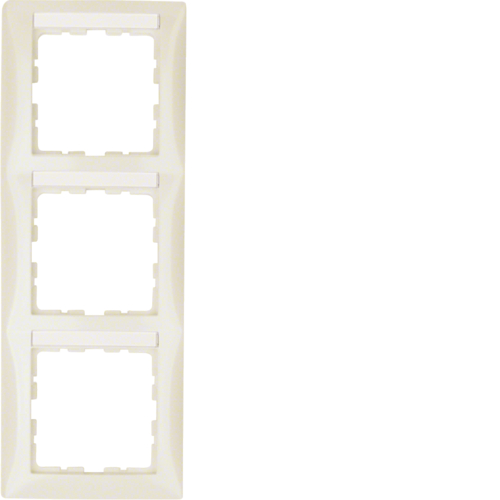 10138912 Рамка з полем д/надпису біла 3-кратна вертикальна S.1